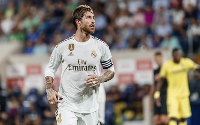 壹体育焦点-内马尔代言香水广告