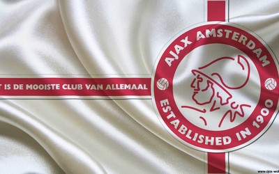 壹体育独家-勒诺尔芒任意球划出诡异弧线